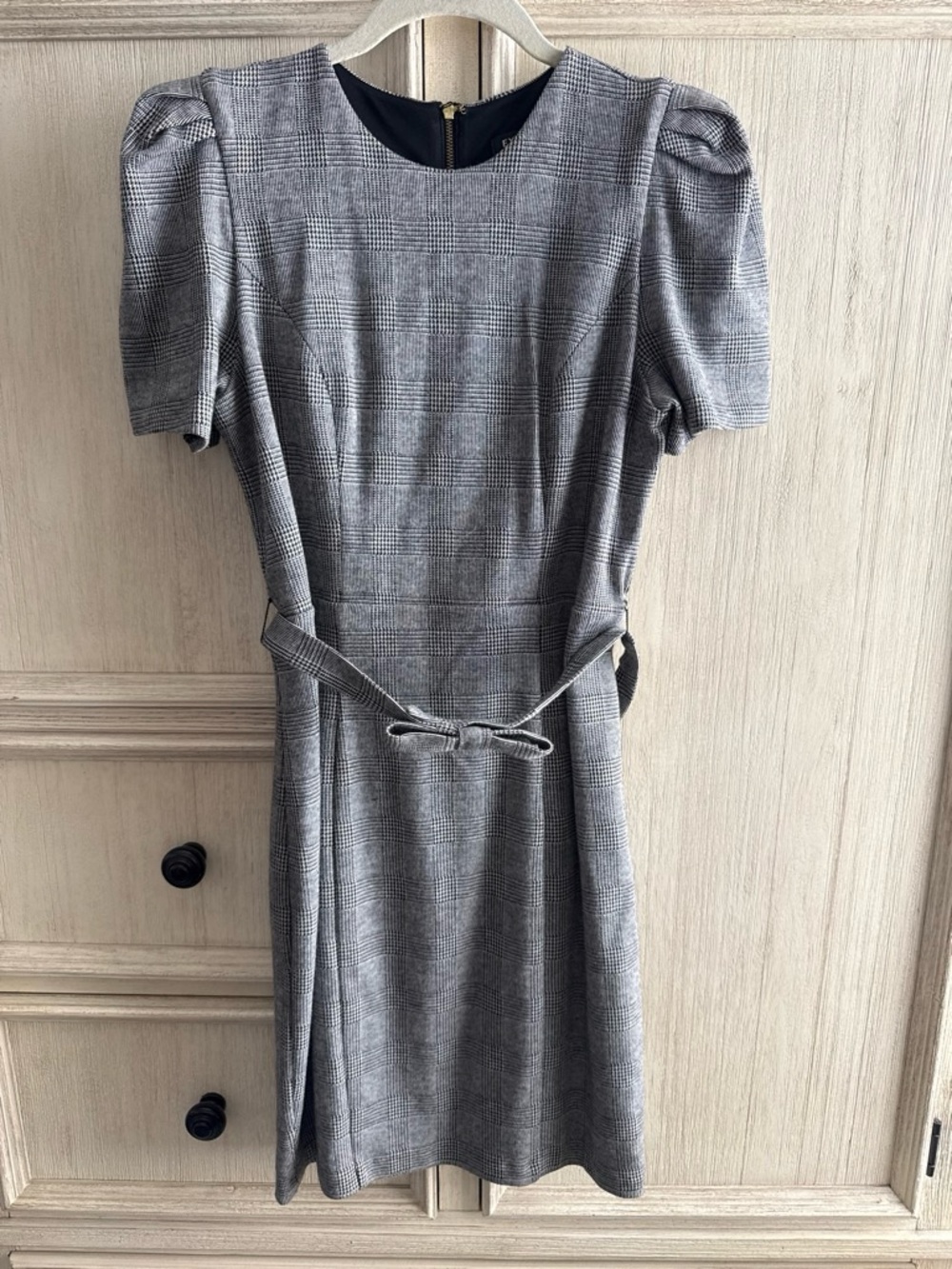 Express Gray Plaid Midi Dress with Puff Sleeves